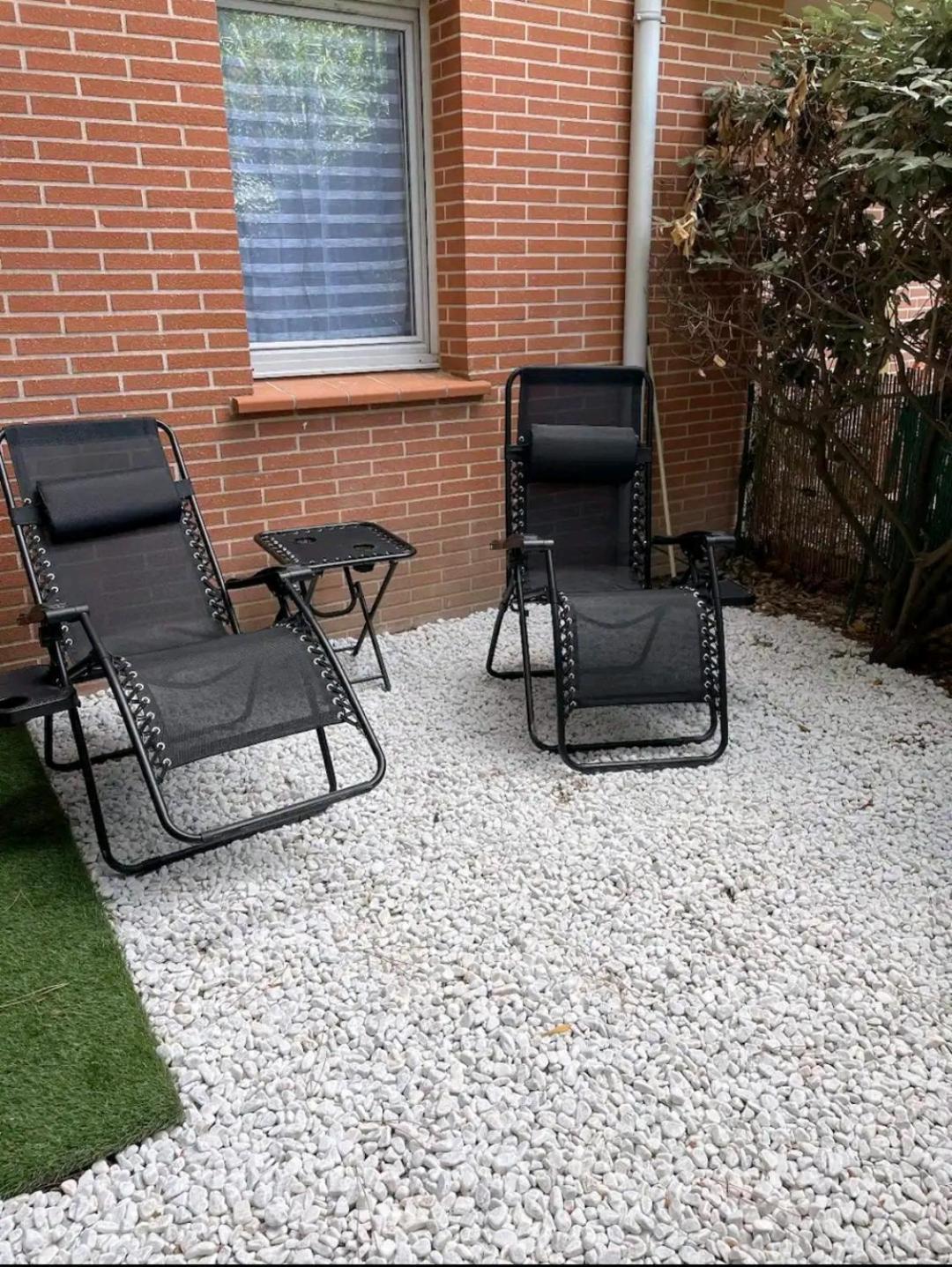 Joli T2, Jacuzzi, Lit Rond, Jardin, Parking Prive, Metro Apartment Toulouse Exterior photo